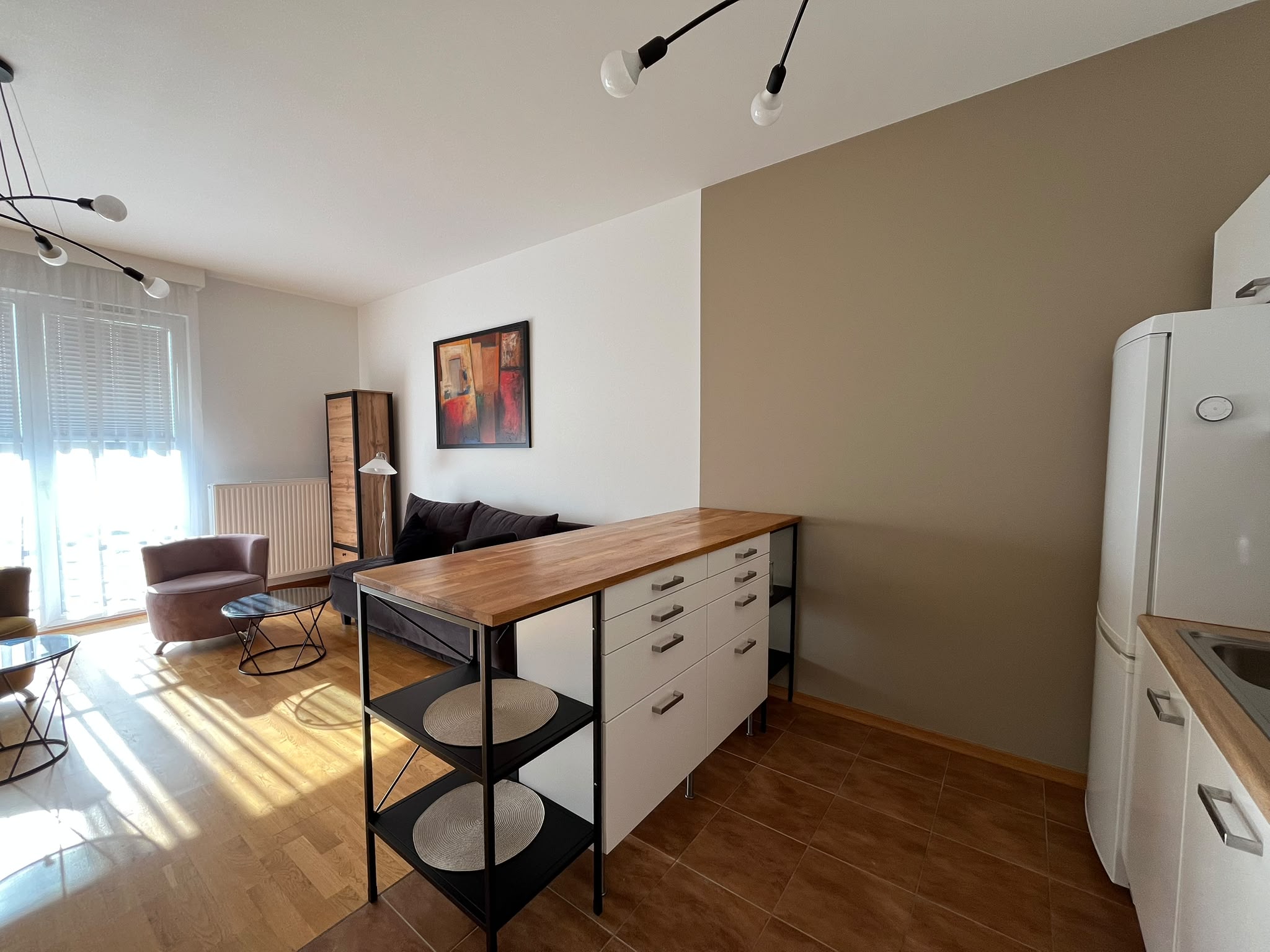 SPACIOUS and COZY 2-room flat with BALCONY AND AC in URSUS DISTRICT close to SKM | photo 3