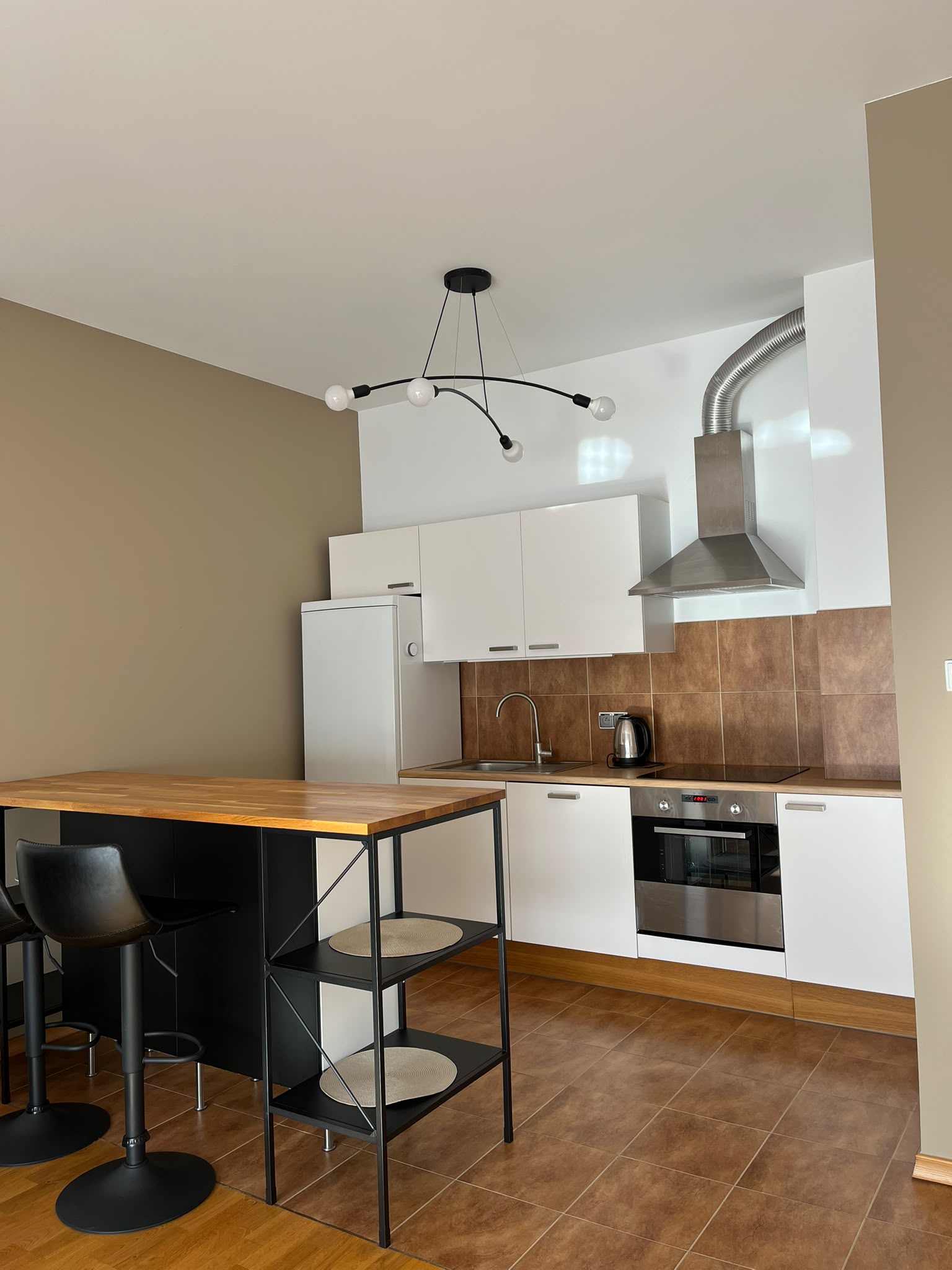 SPACIOUS and COZY 2-room flat with BALCONY AND AC in URSUS DISTRICT close to SKM
