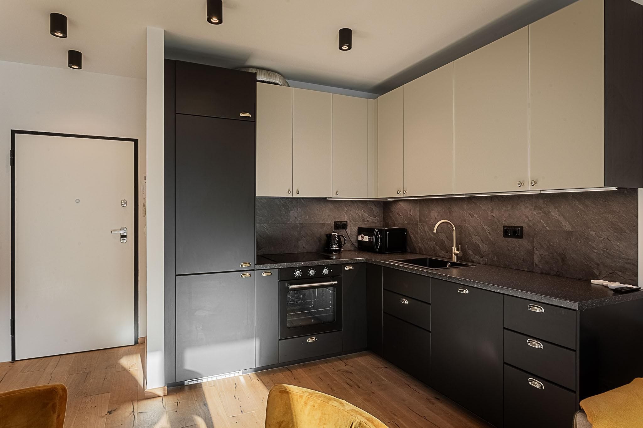 MODERN 2-room apartment with balcony and AC in WOLA DISTRICT | photo 4