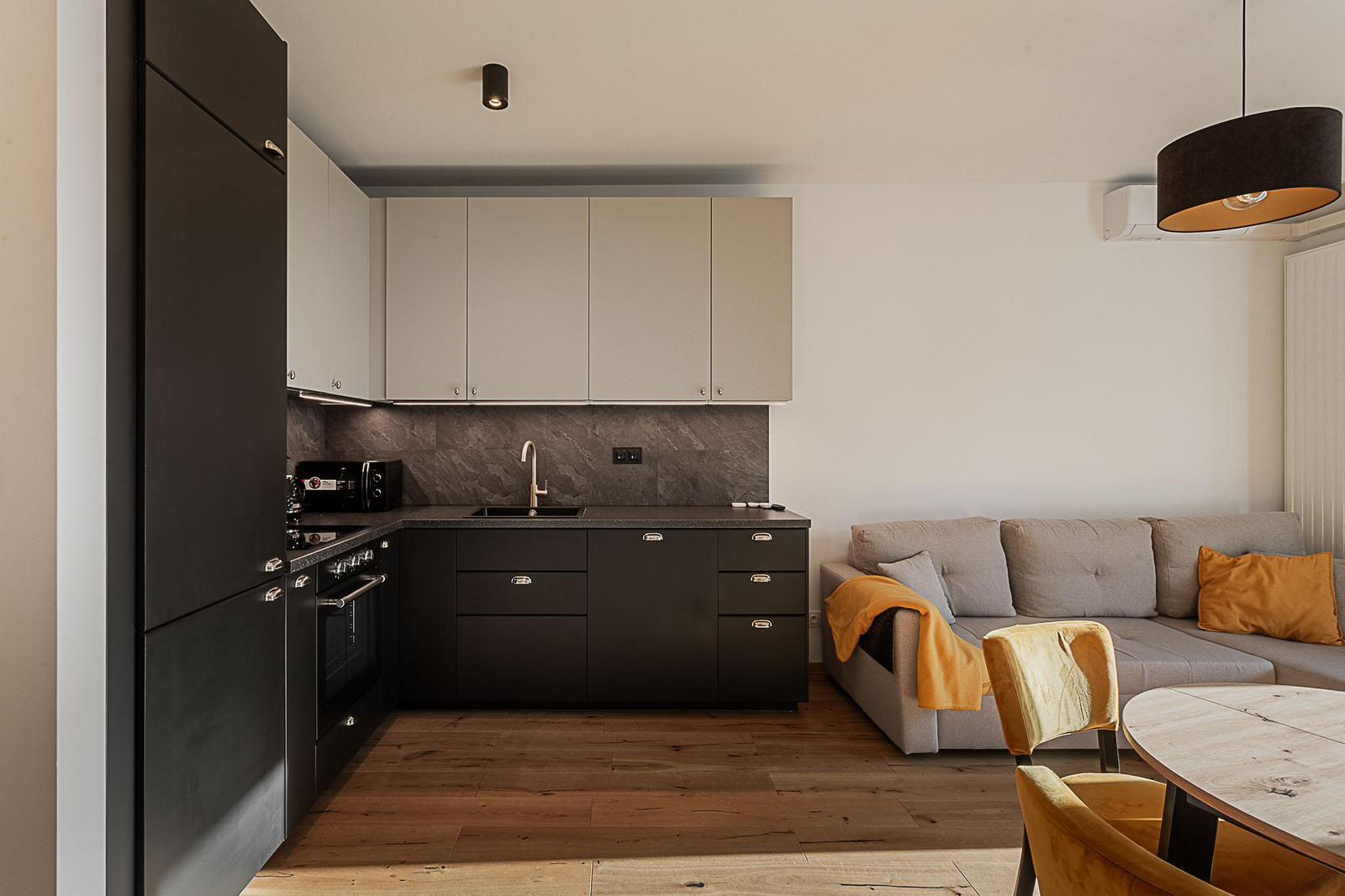 MODERN 2-room apartment with balcony and AC in WOLA DISTRICT | photo 2