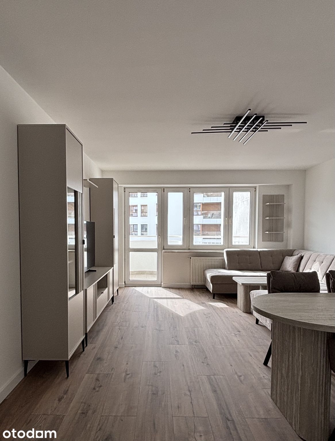 SPACIOUS 2-ROOM + GARAGE, BALCONY | WOLA DISTRICT