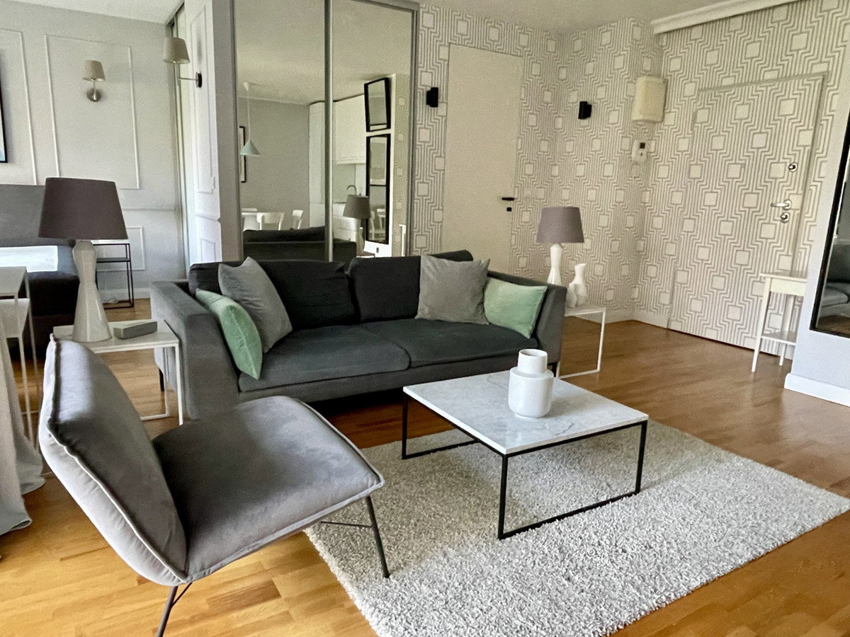 SPACIOUS STUDIO WITH BALCONY | WOLA DISTRICT